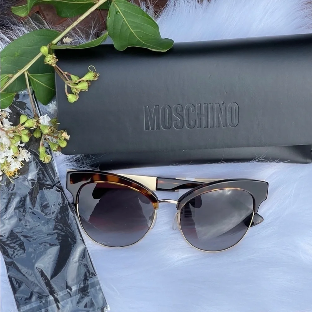 NWT Moschino Cat-Eye Tortoise Butterfly Sunnies